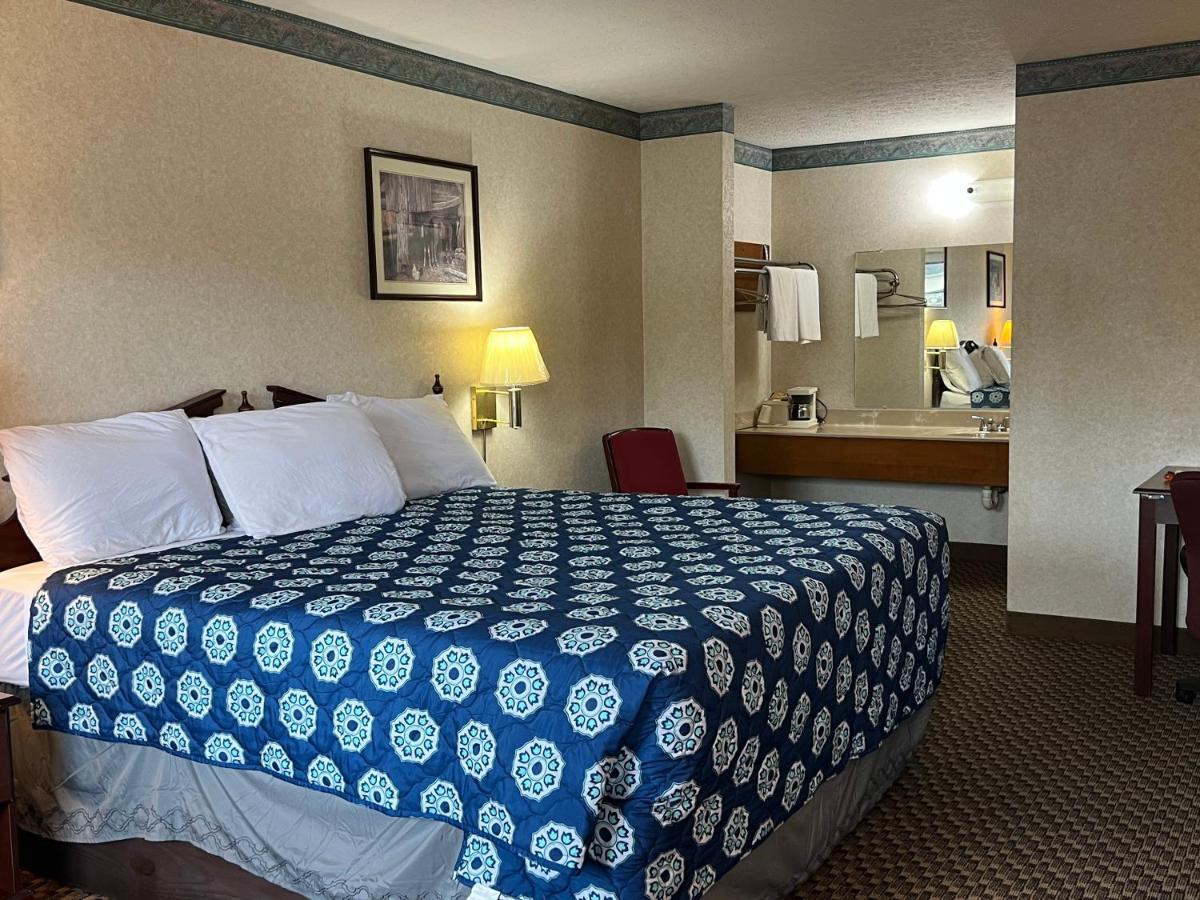 Americas Inn Bardstown Eksteriør billede