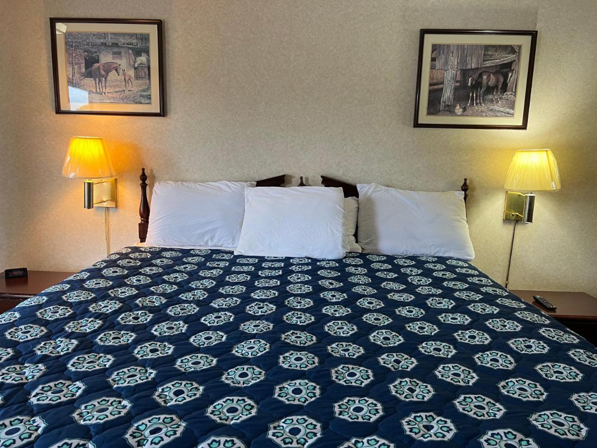 Americas Inn Bardstown Eksteriør billede
