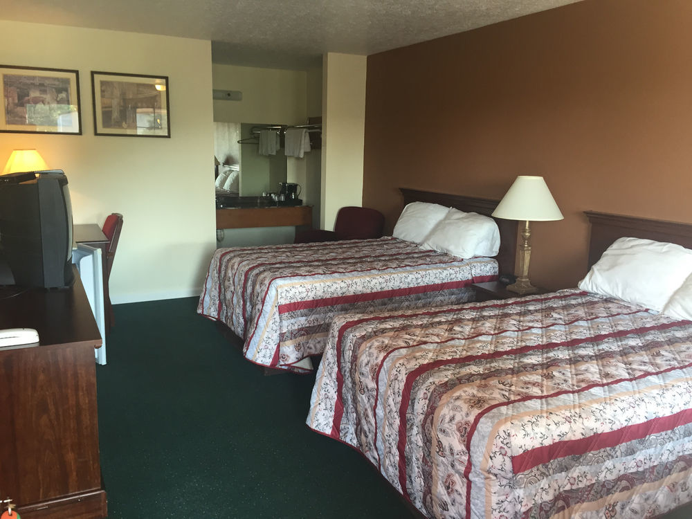 Americas Inn Bardstown Eksteriør billede